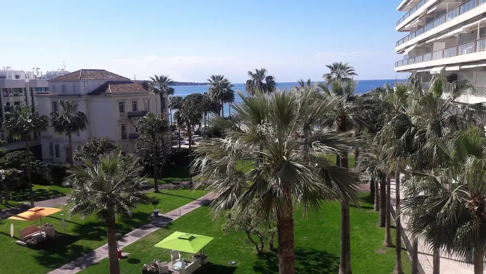 Luxurious 3 Bedroom Apt at La Croisette