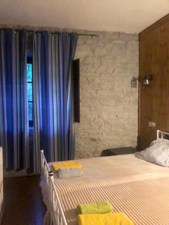 House With 5 Bedrooms in Mieres del Camino, With Wonderful Mountain View, Balcony and Wifi Near the Slopes