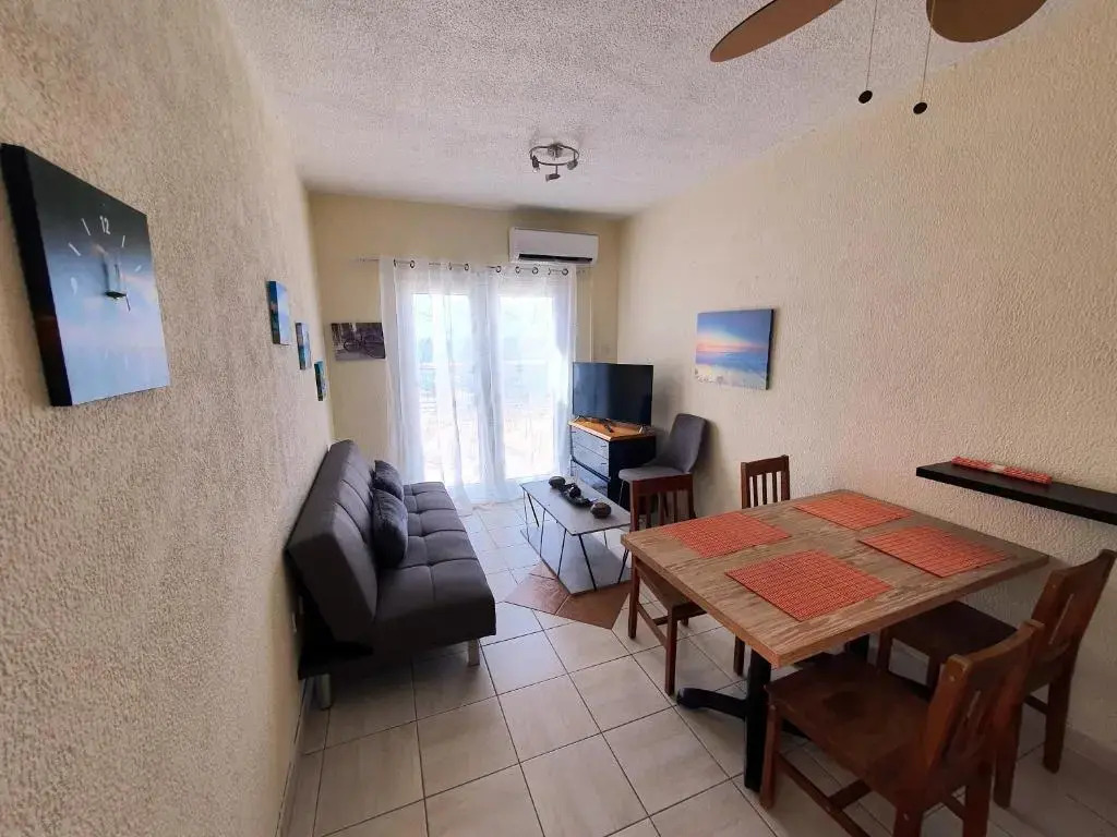 Poseidon 51 - Beachfront Two Bedroom Apartment