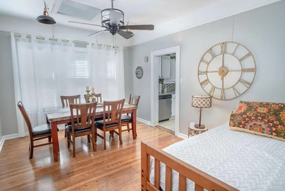 Stunning 3 BR Home Near DT Alamodome - Riverwalk