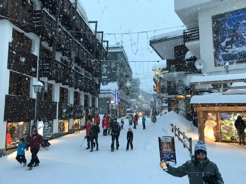 Giomein - Flat in Cervinia 50m from slopes and city centre