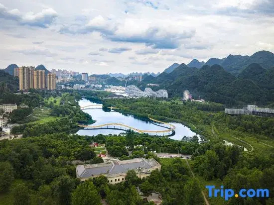 Qingting Hotel (Liupanshui People Square Railway Station)