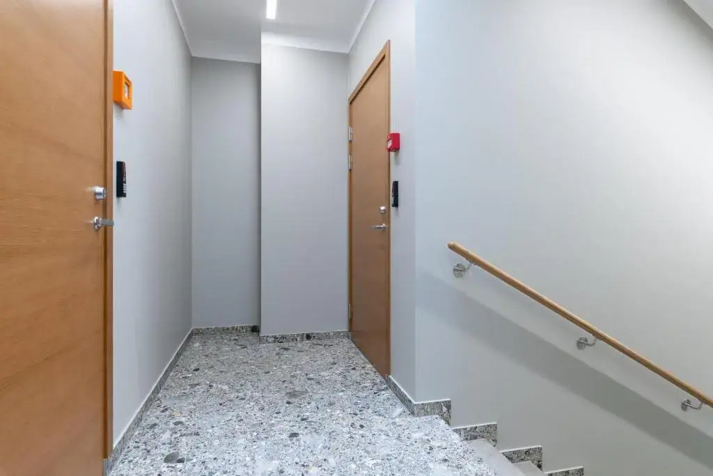 Self-check-in spacious 1 bedroom apartment with free parking