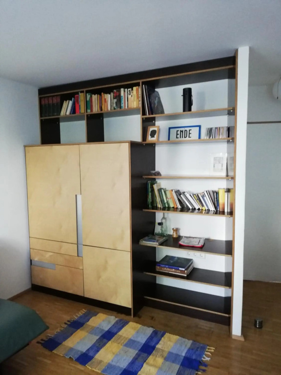 Room in maisonette with garden, parking place