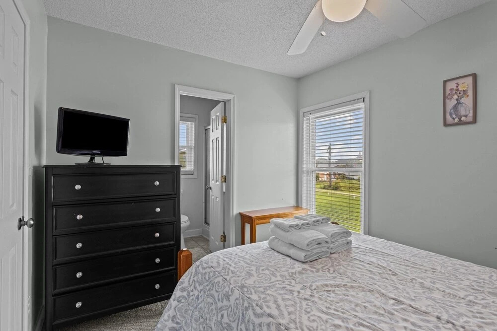 Coastal Tide 3 Bedroom Home by RedAwning