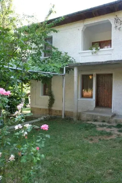 Lazarovata House