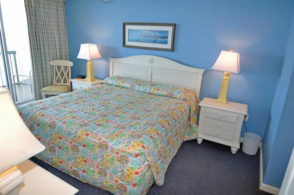 ASH1402, Oceanfront, Walk to Beach Bars, Dine, Shop, Relax