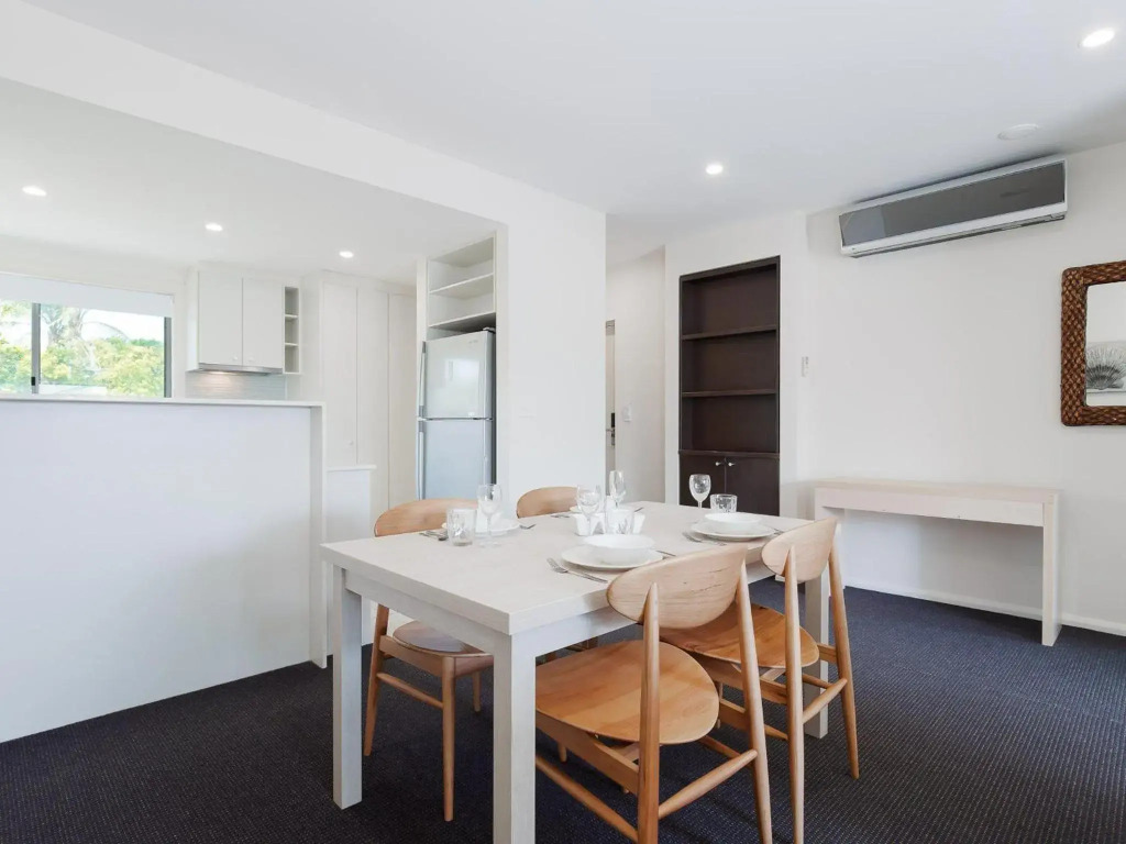 245 Pacific Blue 265 Sandy Point Rd air conditioned unit with resort facilities and linen supplied