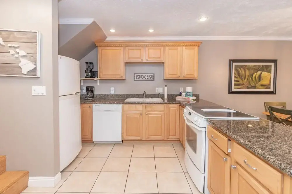 Kahana Sunset D10 2 Bedroom Condo by Redawning