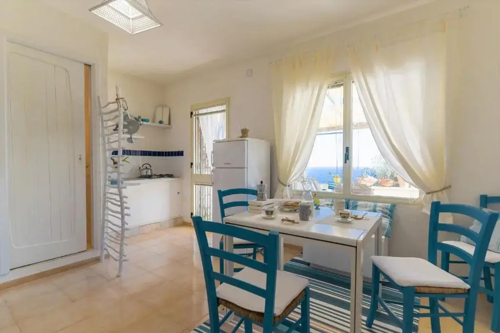 Leuca Cliff Houses by WowHomes