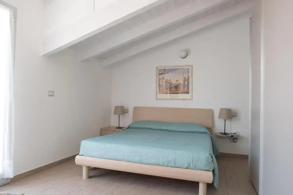 Dante 8 Apartments