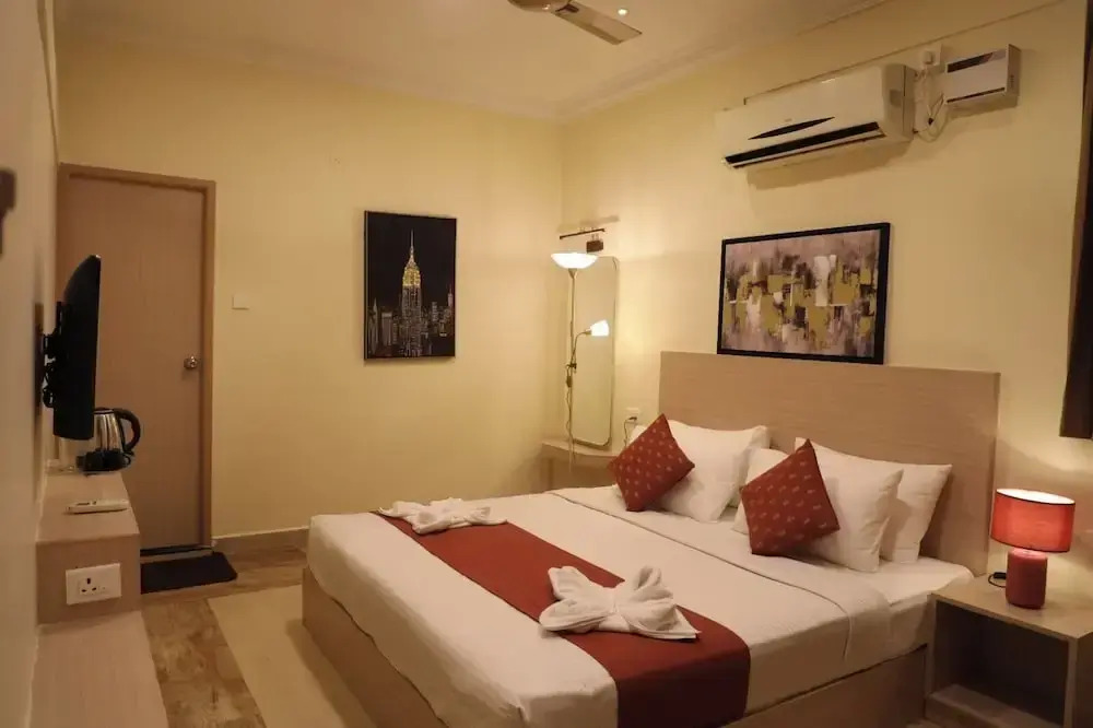 Hotel Green parrot