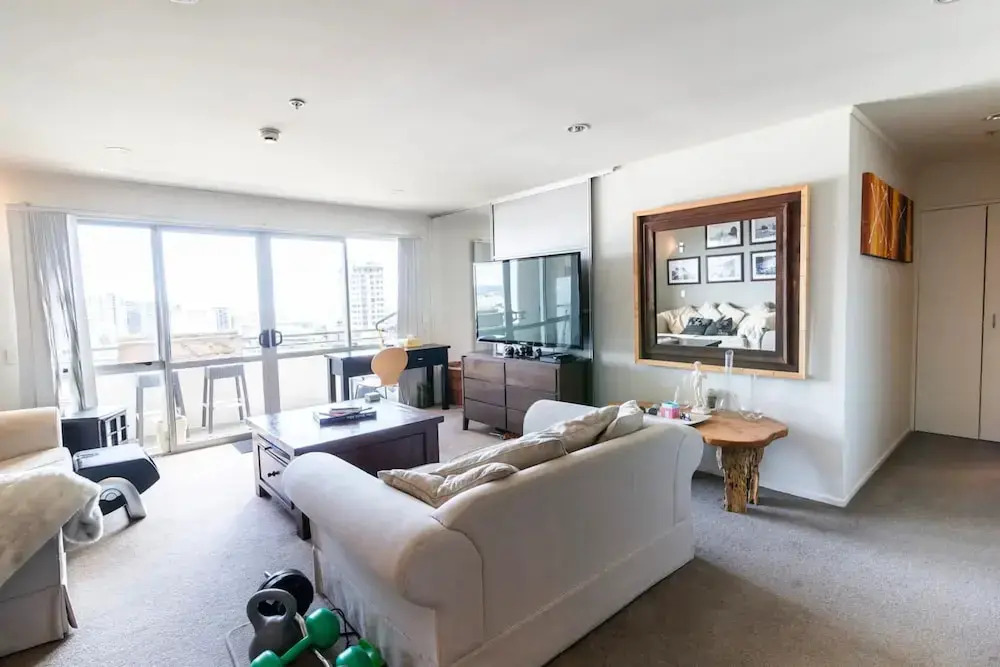 Sunny 2 Bedroom Flat in Grafton with City Views