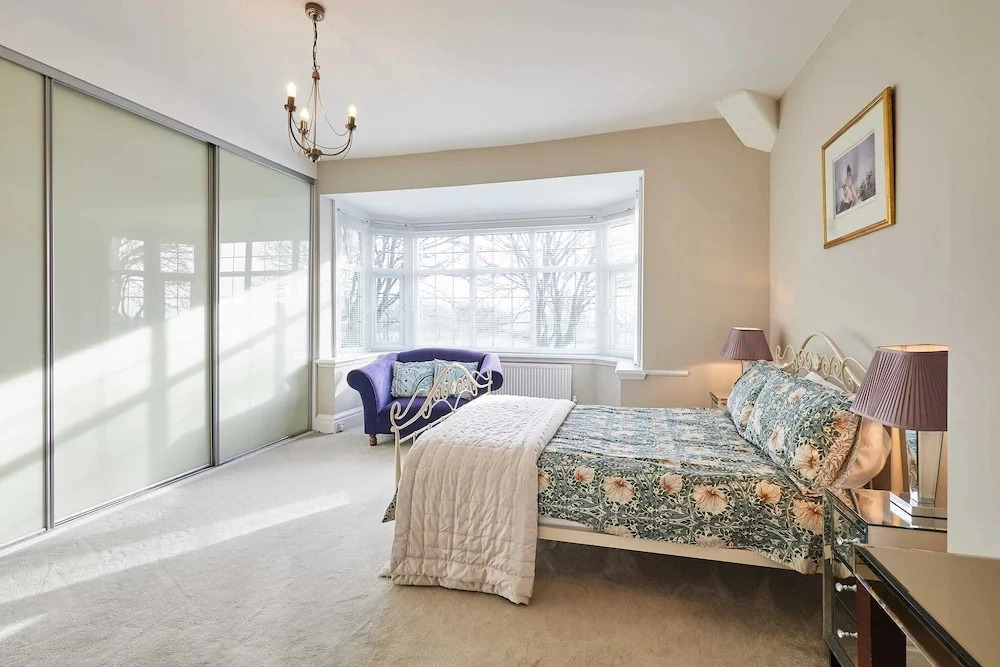 Host Stay Deepdale Apartment