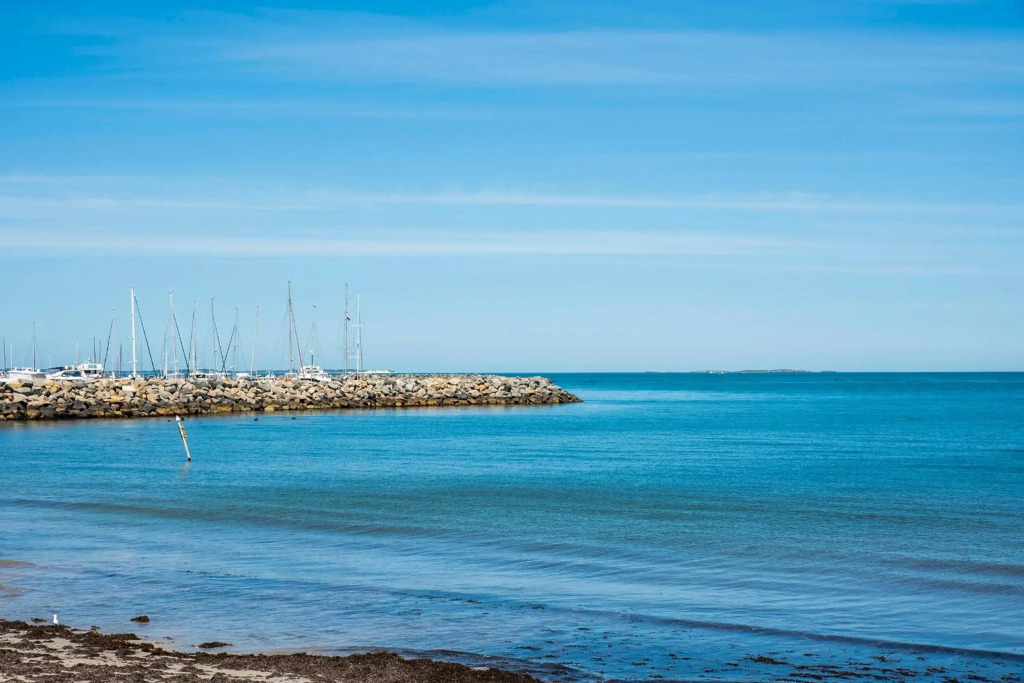 The Allegra - 180 degree ocean and city views