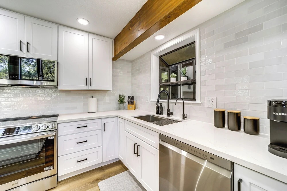 Family Friendly: Modern Cabin in Munds Park!