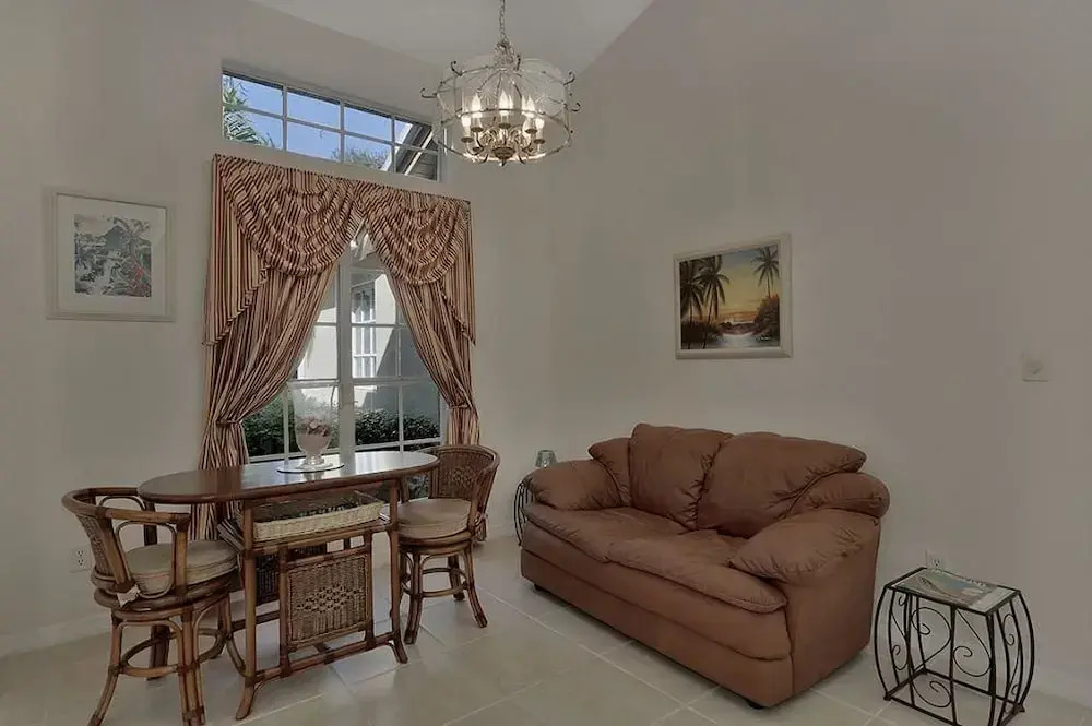 Sunbury Court Home
