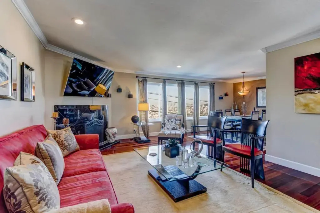 House-Canyon Dr