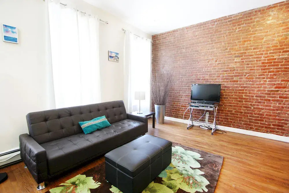 Luxury Suites Lenox Ave