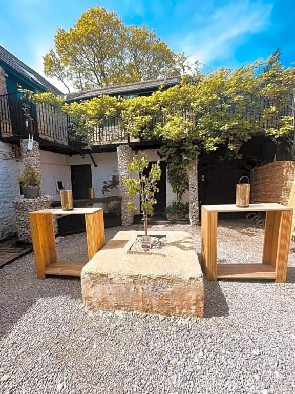 Stable Yard Rooms
