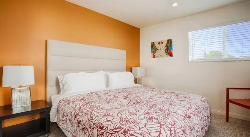 Globe Suites off Main