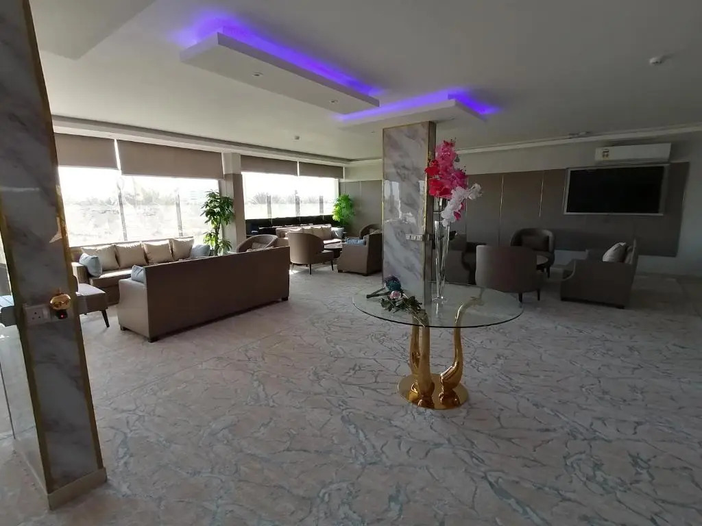 Qasr Alshamal Hotel