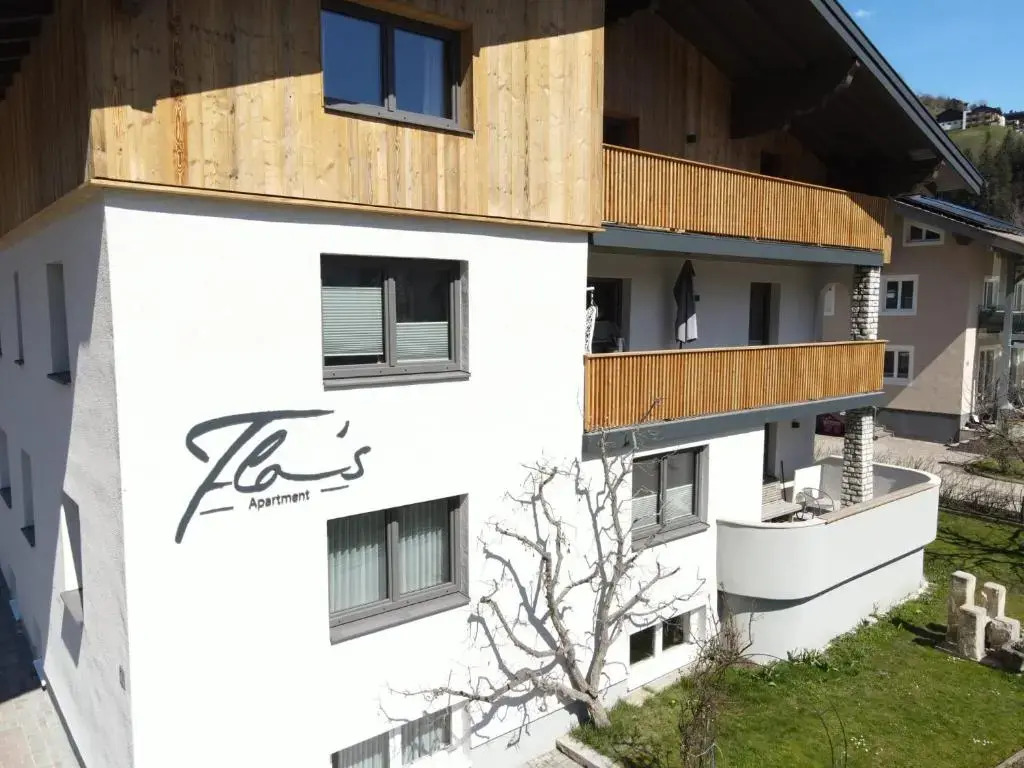 Flos Apartment