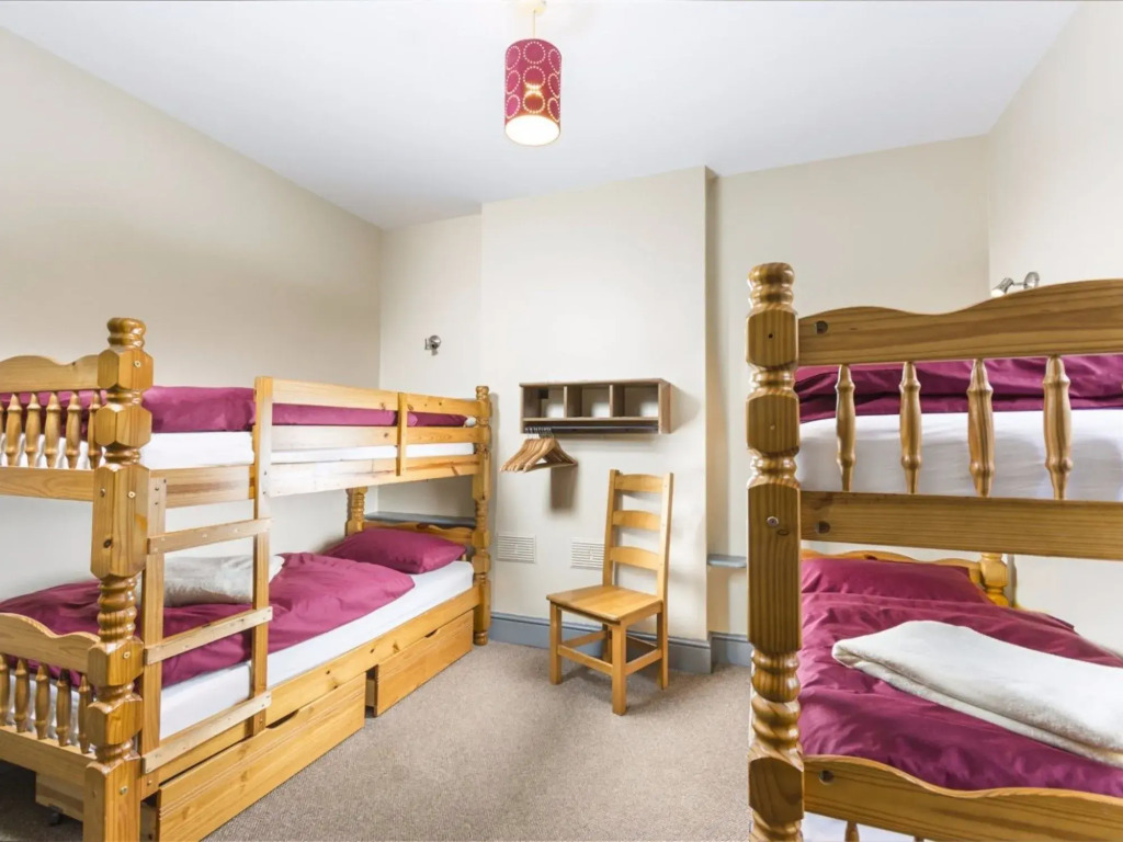 Llangollen Hostel - The Whole Bedroom - Self Catering Facilities