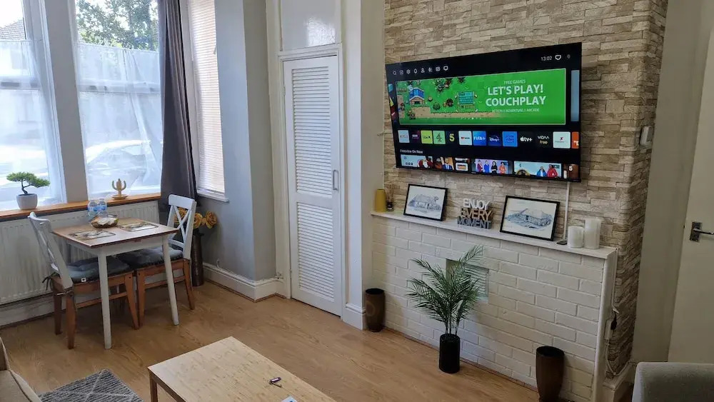 Spacious 1 Br Lincoln City Centre & Amenities, Free Parking