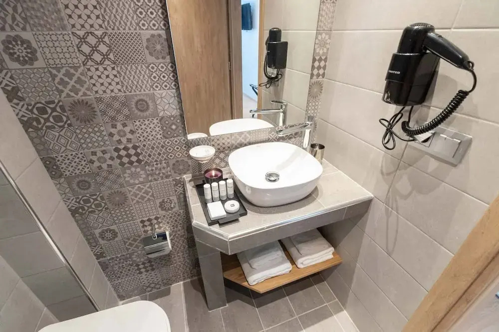 Grand Port Suites