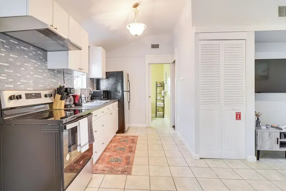 Cozy St Pete Home ~ 2 Mi to Madeira Beach!
