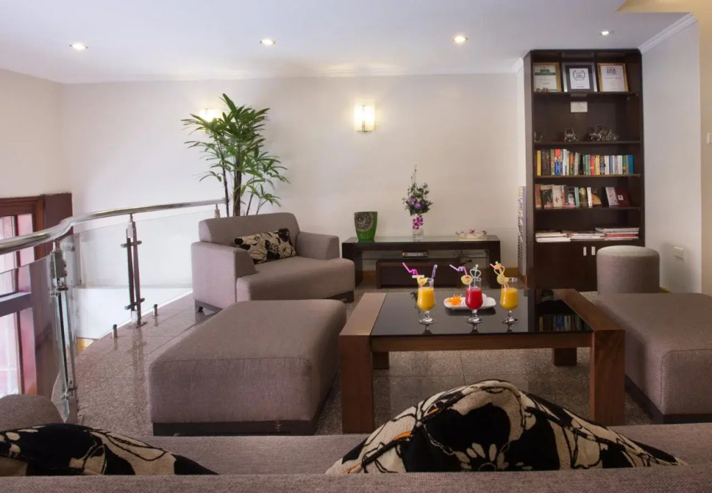 Eliana Ruby Hotel & Travel