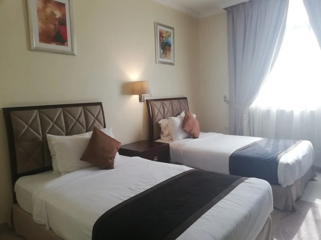 Crown Palace Hotel