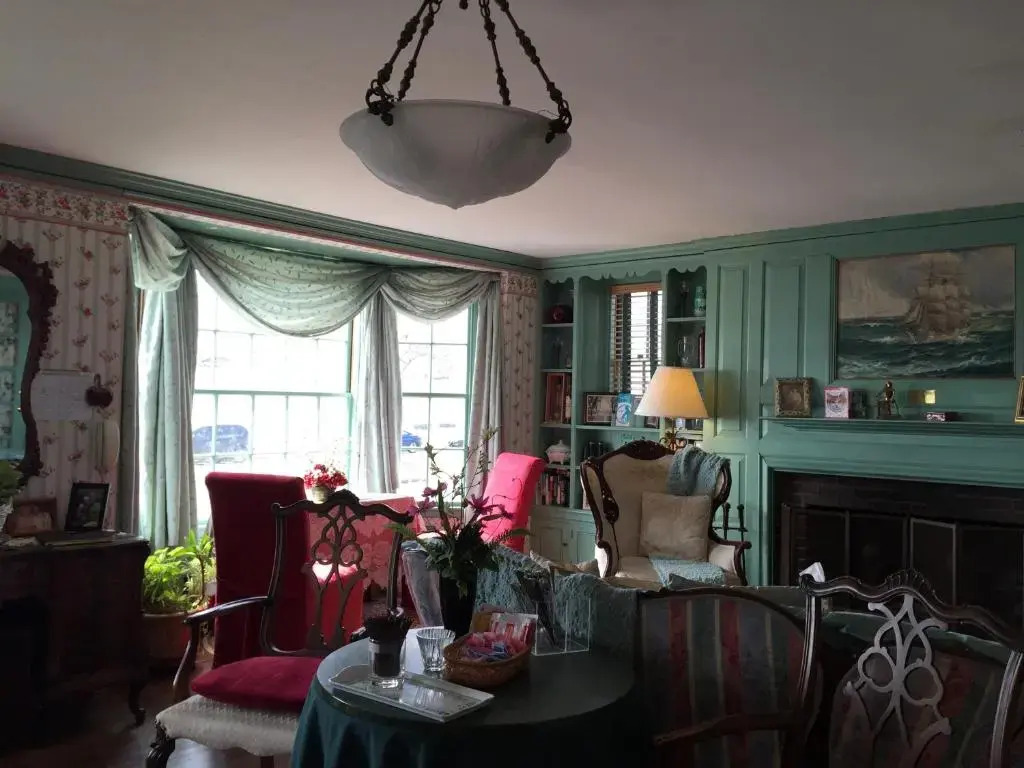Harborview Inn