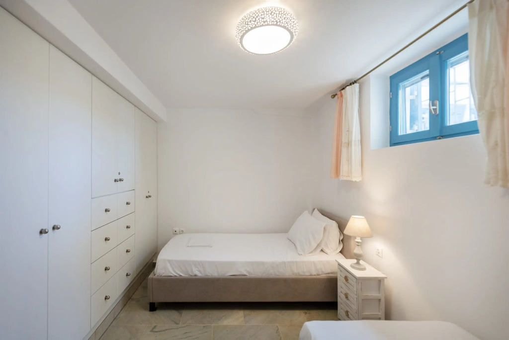 Beachside 2 bedroom Cottage