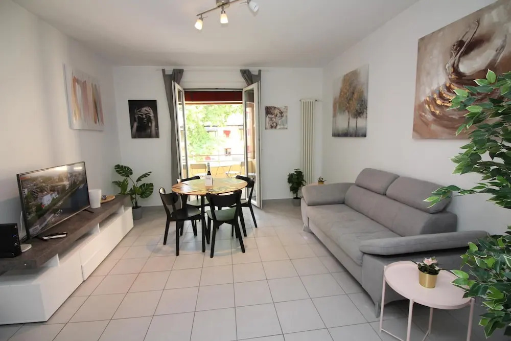 Casa Rosa in Lugano With 2 Bedrooms and 1 Bathrooms
