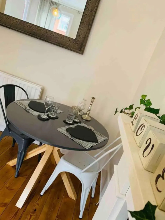 Luxury Fulham Flat with 5* Touches Nr River Thames