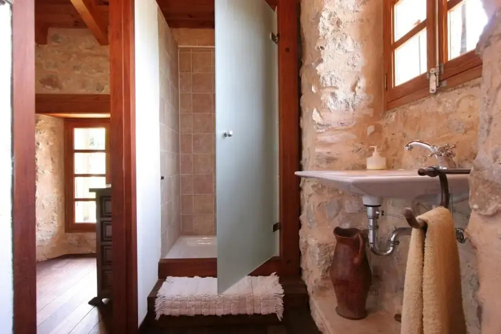 Villa - 4 Bedrooms with Pool and WiFi - 103179