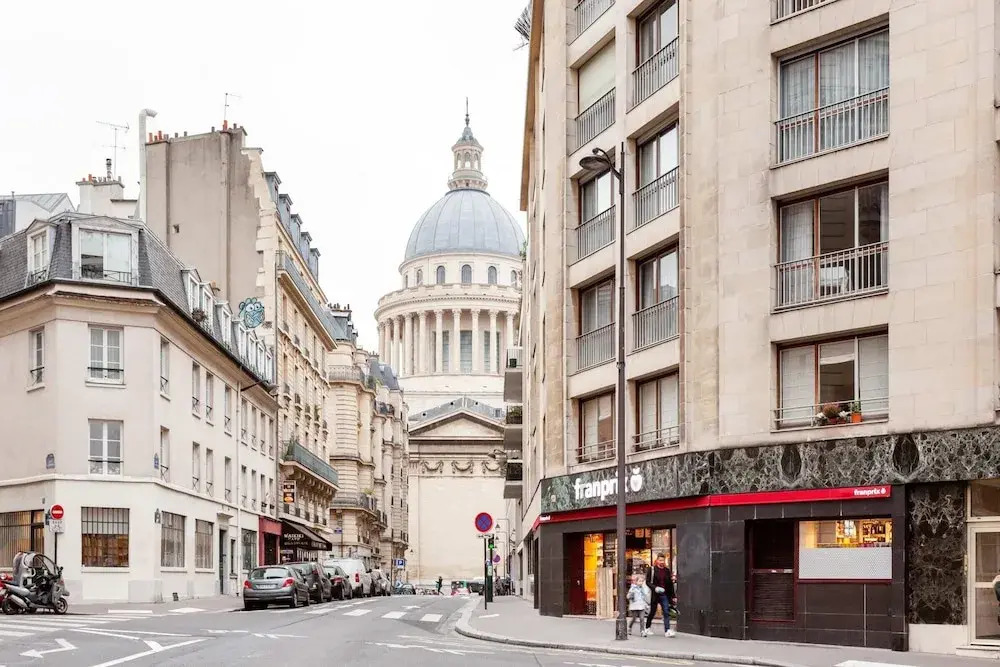 Spacious Apartment in Quartier Latin