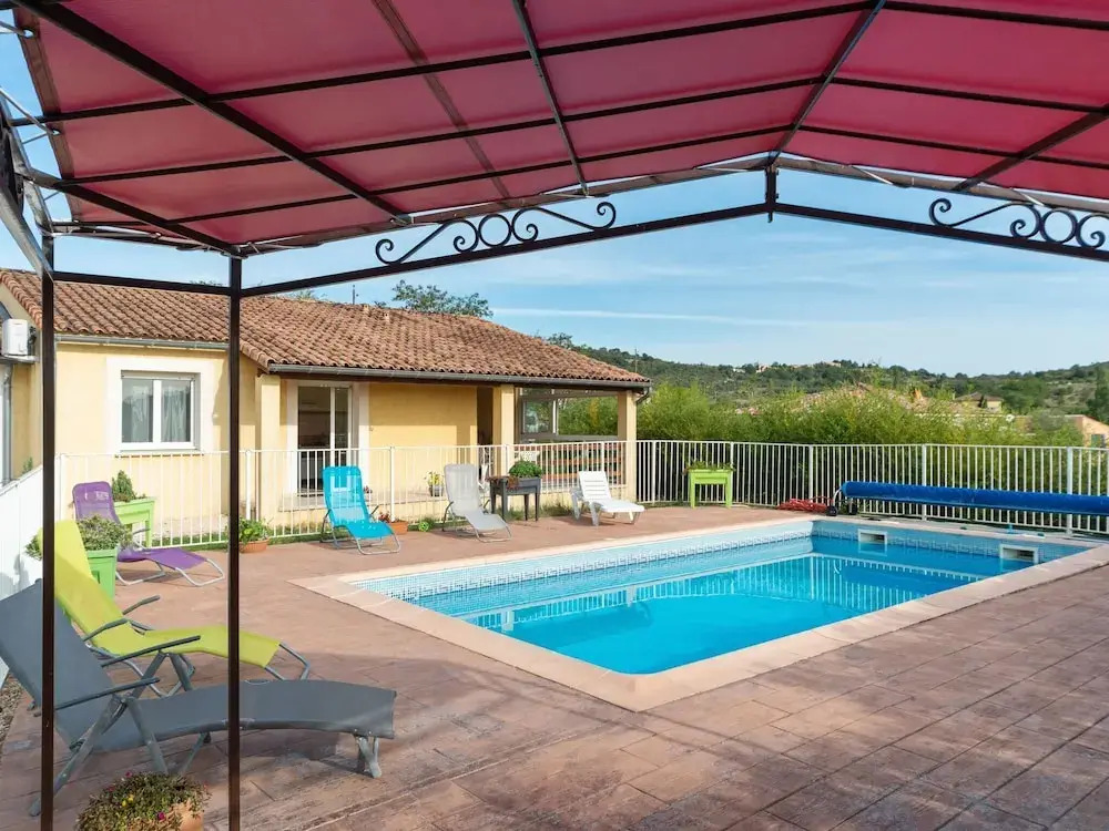 Cozy Holiday Home in Vagnas with Swimming Pool