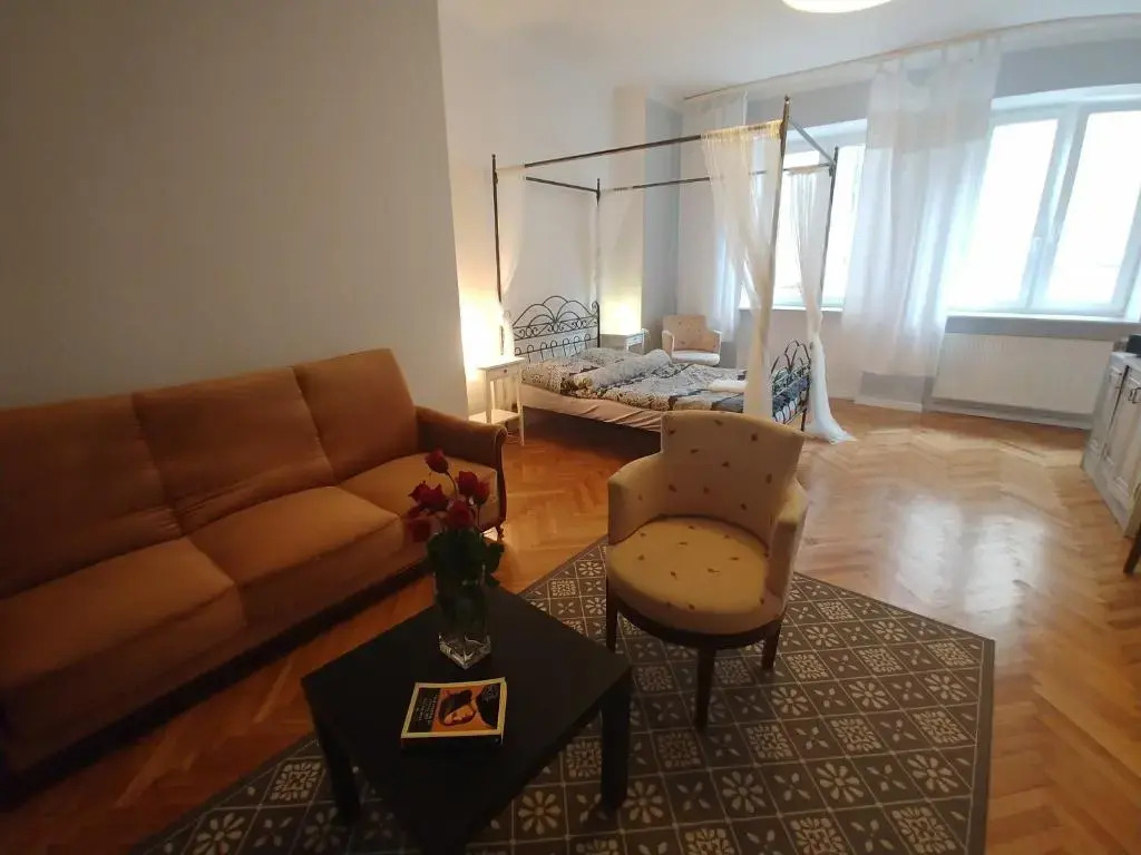WARSZAWA, CENTRUM, Wiejska 15, KAMIENICA