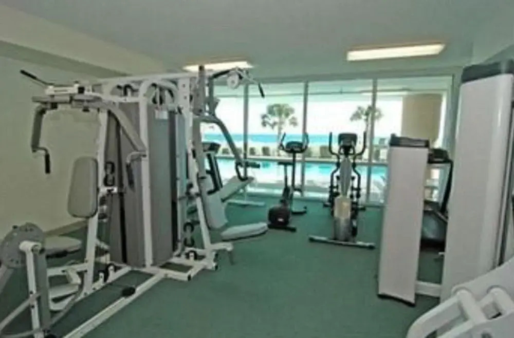 Blue Water Beachfront Condo 2 Mi to SkyWheel!