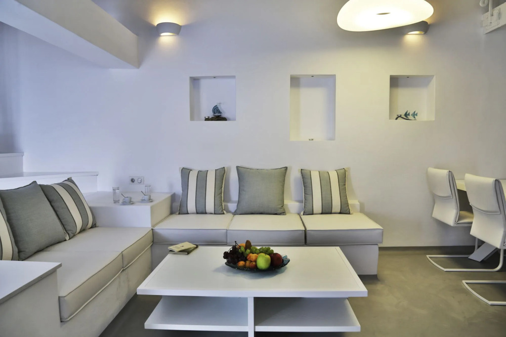 Trieris Villa & Suites