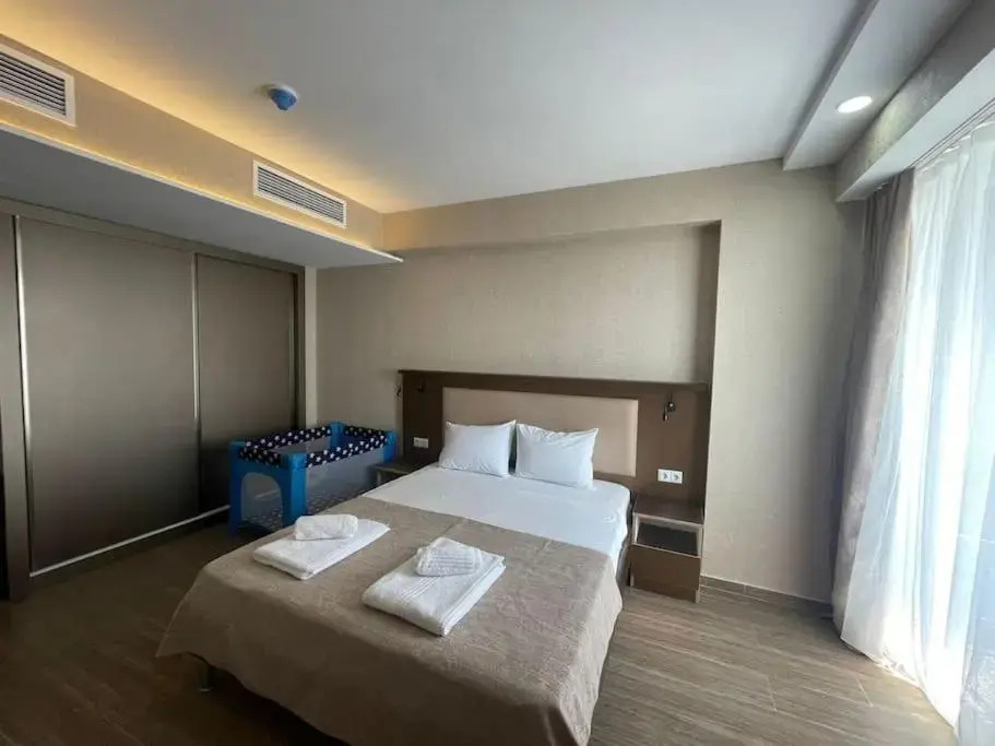 Leo Group Luxury Apartment 1834 Alliance Palace