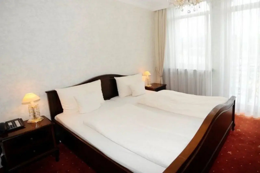 HELIOPARK Bad Hotel Zum Hirsch