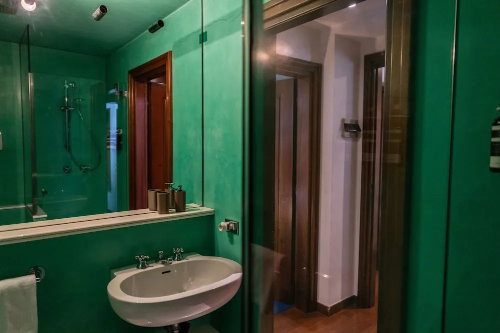 Prestigious Residence Brà with a turret overlooking Verona