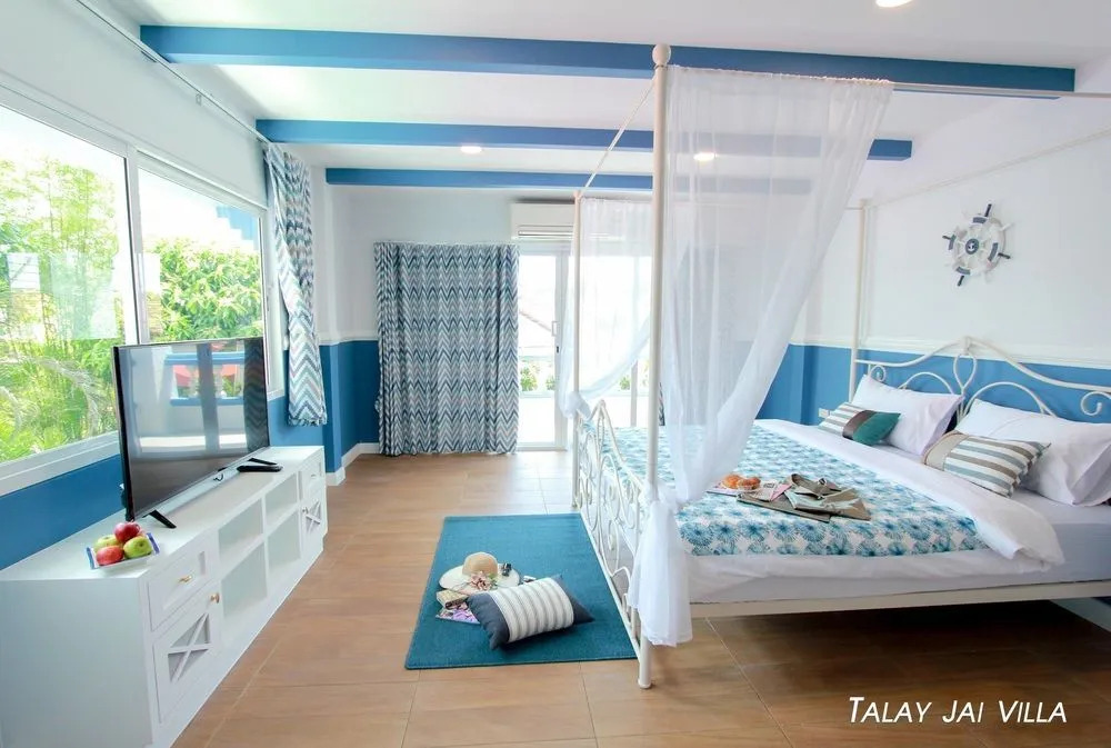 Jomtien Beach Pool Villa บ้านพูลวิลล่าติดทะเล หาดจอมเทียน