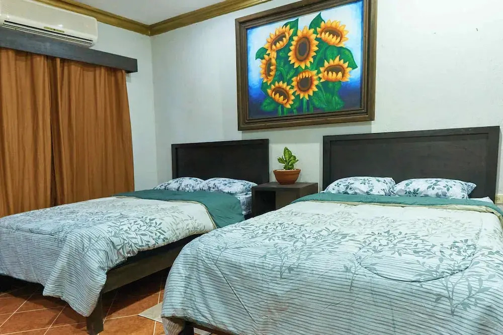 Hostal Ixchel - AC, WiFi & Tours in Valladolid Downtown