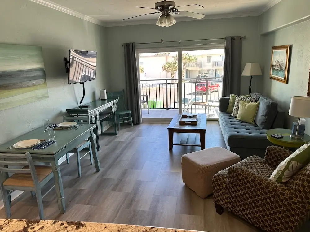 Welcome to Sandpiper Beachfront Condo. Cozy 1-bed in JAX Beach, Perfect for Couples! Pet-friendly!