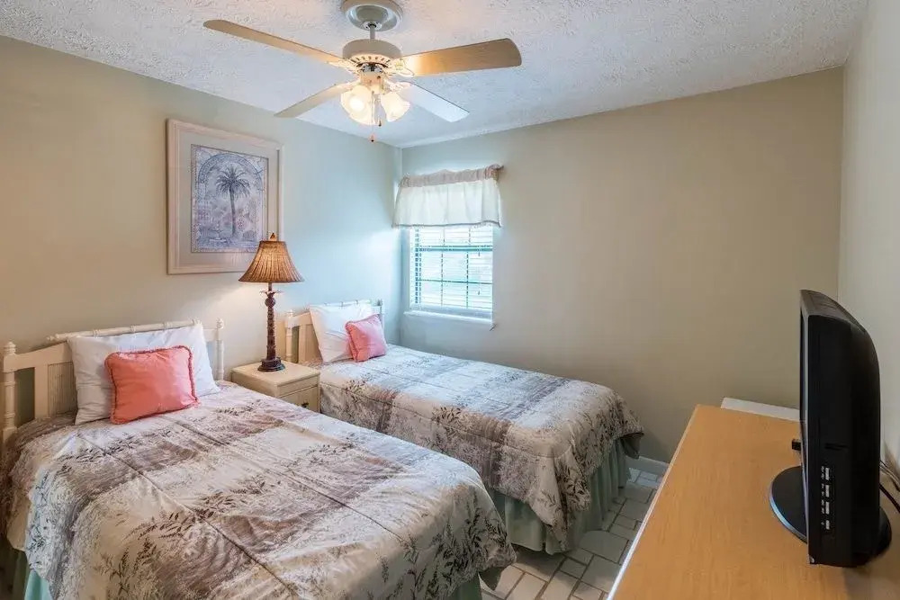 Lullwater Drive 301 C-423 - 2 Br condo by RedAwning